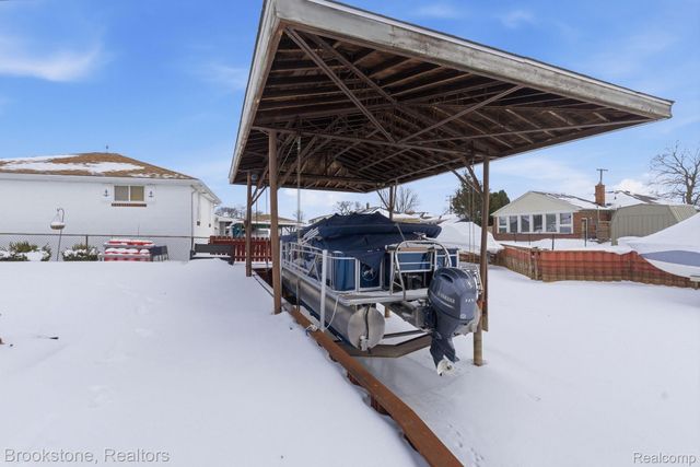 22564 Shorewood Drive, St. Clair Shores, MI 48081