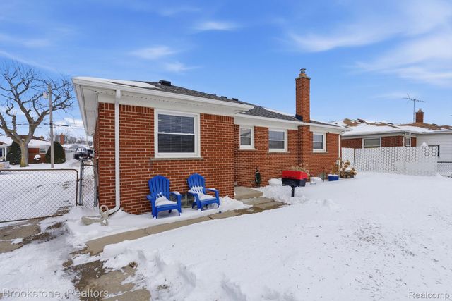 22564 Shorewood Drive, St. Clair Shores, MI 48081