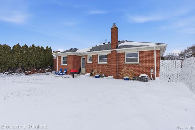 22564 Shorewood Drive, St. Clair Shores, MI 48081
