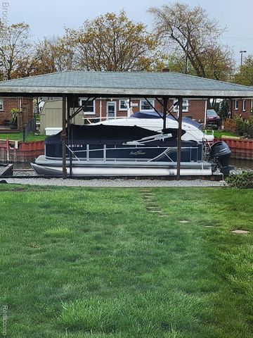 22564 Shorewood Drive, St. Clair Shores, MI 48081