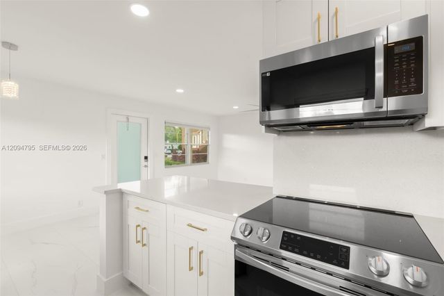 392 Mansfield J 392, Boca Raton, FL 33434
