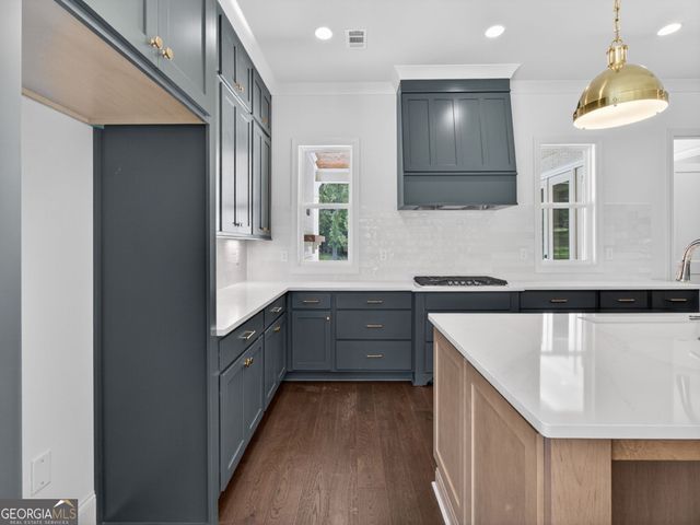 220 Suwanee Avenue, Suwanee, GA 30024