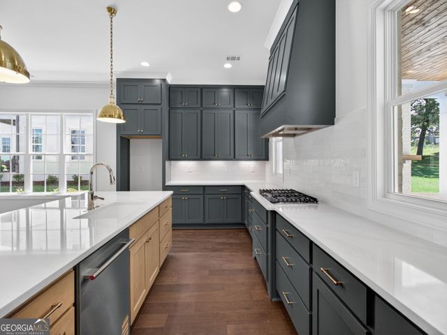 220 Suwanee Avenue, Suwanee, GA 30024