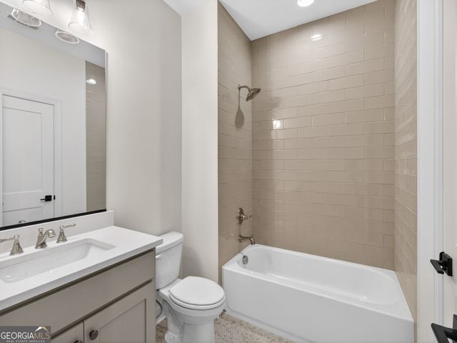 220 Suwanee Avenue, Suwanee, GA 30024