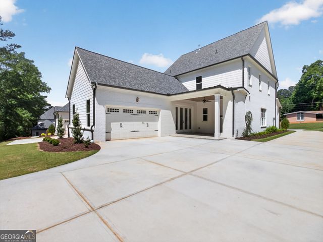 220 Suwanee Avenue, Suwanee, GA 30024