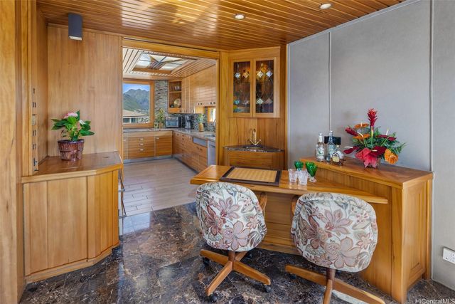 469 Ena Road GPH 3805, Honolulu, HI 96815