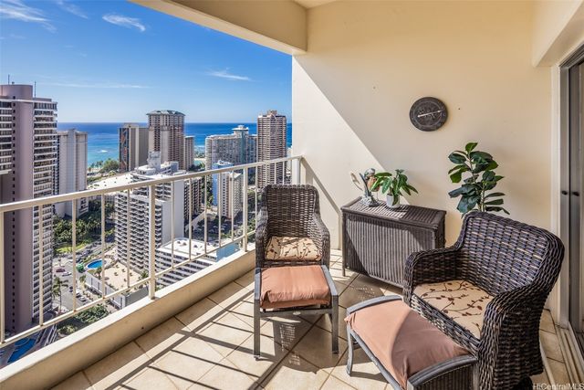 469 Ena Road GPH 3805, Honolulu, HI 96815