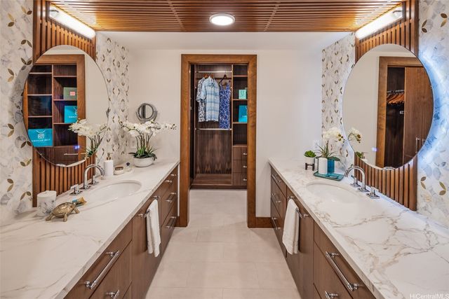 469 Ena Road GPH 3805, Honolulu, HI 96815