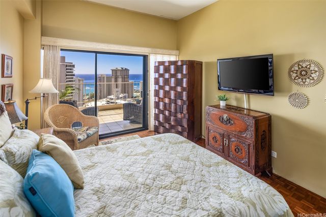 469 Ena Road GPH 3805, Honolulu, HI 96815