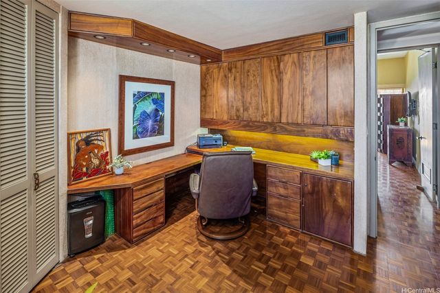 469 Ena Road GPH 3805, Honolulu, HI 96815