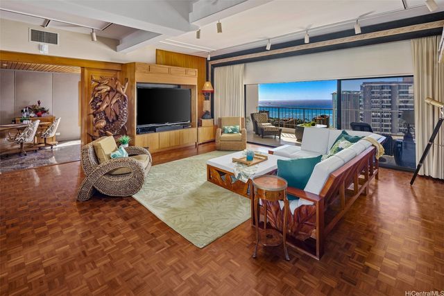 469 Ena Road GPH 3805, Honolulu, HI 96815