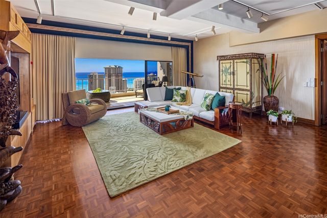 469 Ena Road GPH 3805, Honolulu, HI 96815