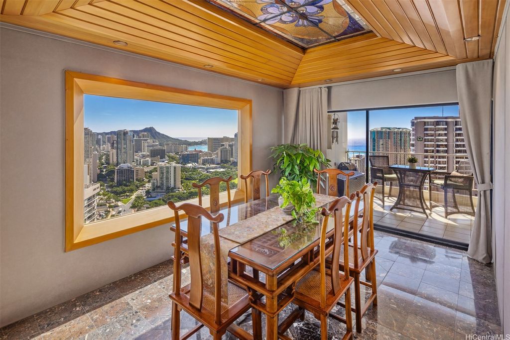 469 Ena Road GPH 3805, Honolulu, HI 96815