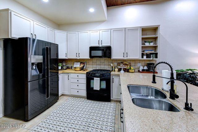 760 S Placita Amena, Green Valley, AZ 85614