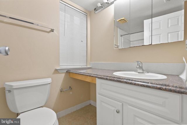 211 JAMES CT, Marlton, NJ 08053