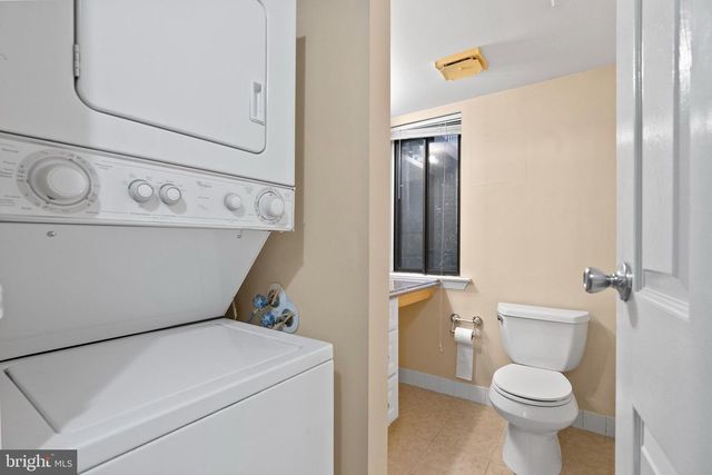 211 JAMES CT, Marlton, NJ 08053