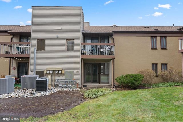 211 JAMES CT, Marlton, NJ 08053