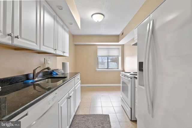 211 JAMES CT, Marlton, NJ 08053