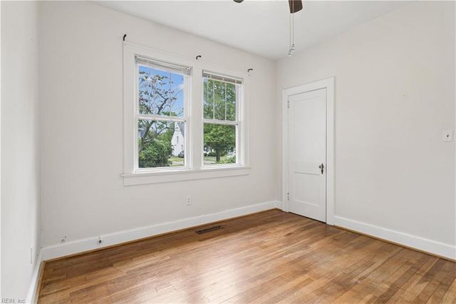 7 Willoughby Place PL, Hampton, VA 23661