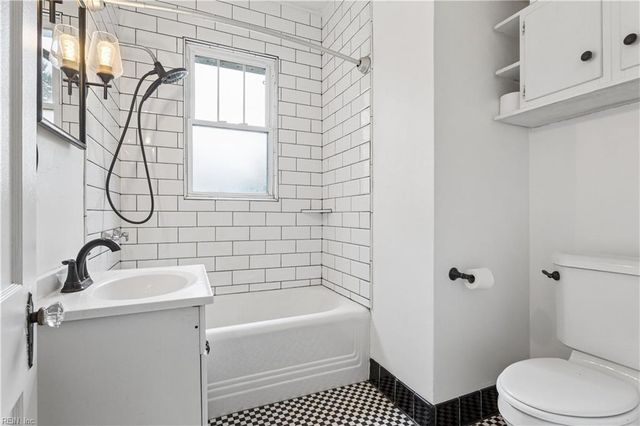 7 Willoughby Place PL, Hampton, VA 23661