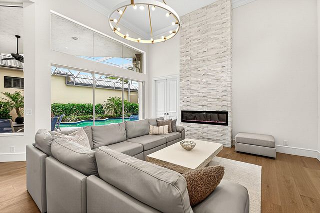 1128 Crystal Drive, Palm Beach Gardens, FL 33418