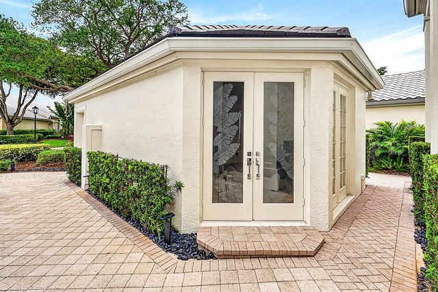1128 Crystal Drive, Palm Beach Gardens, FL 33418
