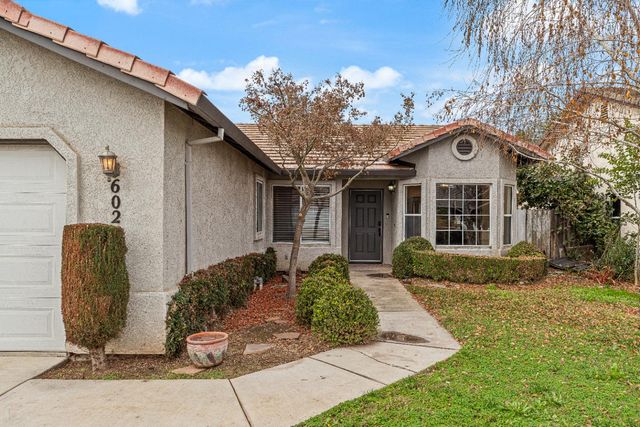 6025 Soares Place, Riverbank, CA 95367