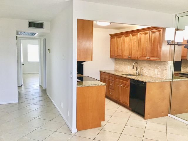 2035 Exeter B 2035, Boca Raton, FL 33434