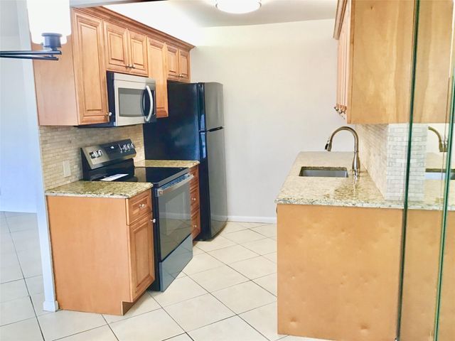 2035 Exeter B 2035, Boca Raton, FL 33434