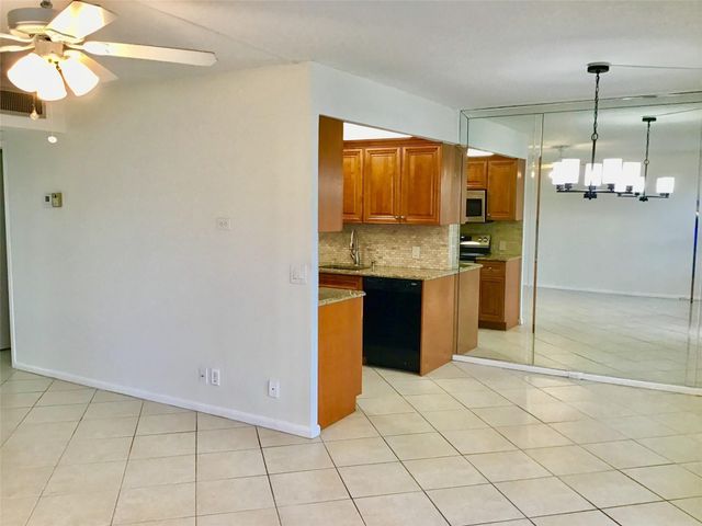 2035 Exeter B 2035, Boca Raton, FL 33434