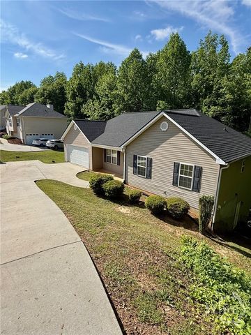 95 Mountain Overlook Drive, Cleveland, GA 30528