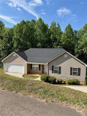 95 Mountain Overlook Drive, Cleveland, GA 30528