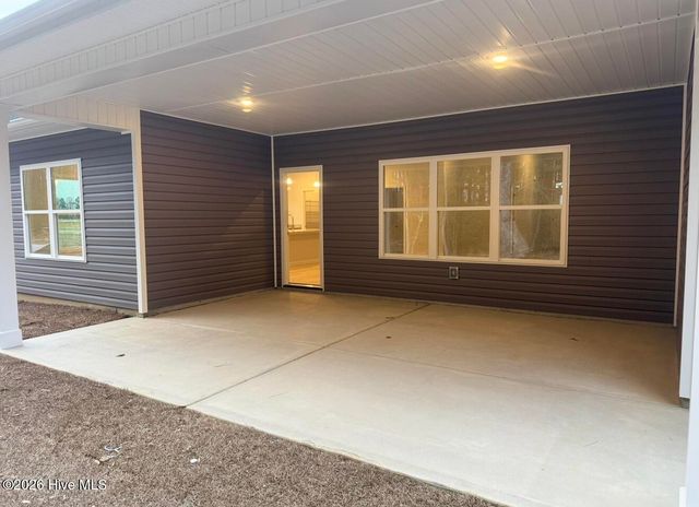 199 Seashore Street, Grimesland, NC 27837