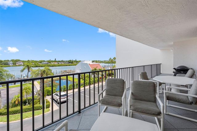 19111 VISTA BAY DRIVE 301, Indian Shores, FL 33785