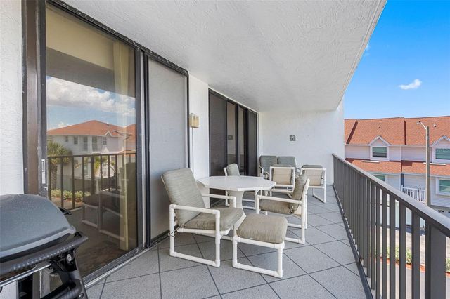19111 VISTA BAY DRIVE 301, Indian Shores, FL 33785