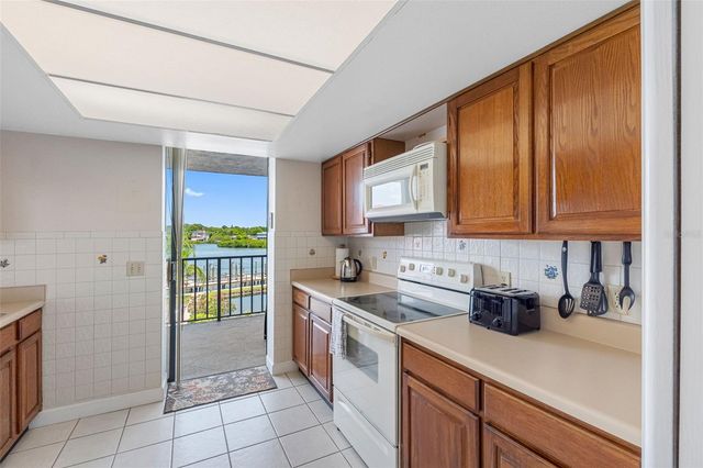 19111 VISTA BAY DRIVE 301, Indian Shores, FL 33785