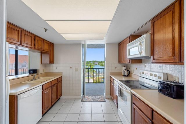 19111 VISTA BAY DRIVE 301, Indian Shores, FL 33785
