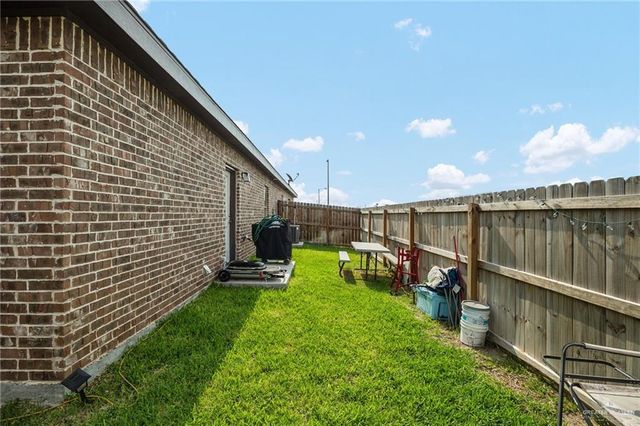 909 N Maryland Street, Alton, TX 78573