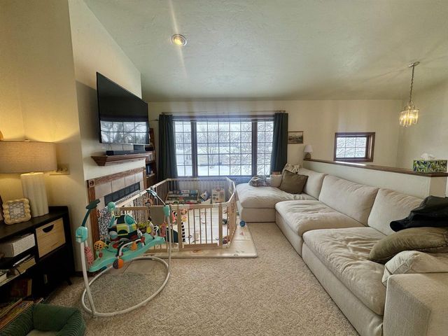 2966 MANITOWOC ROAD, Green Bay, WI 54301