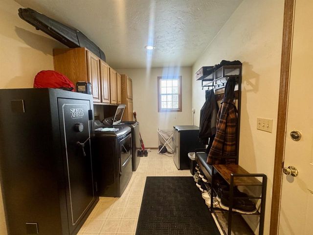 2966 MANITOWOC ROAD, Green Bay, WI 54301