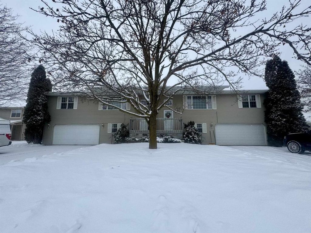 2966 MANITOWOC ROAD, Green Bay, WI 54301