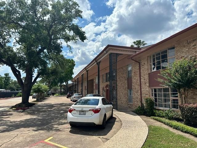 7600 Burgoyne Road 151, Houston, TX 77063