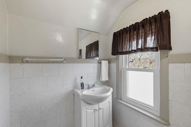 2505 Badger Lane, Madison, WI 53713