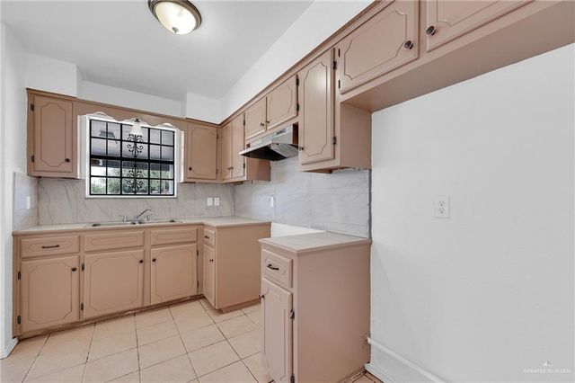 7100 E Comet Drive, Pharr, TX 78577