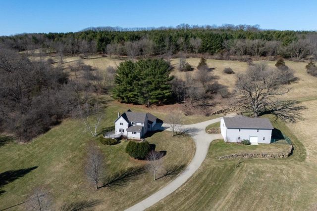3265 Bergum Road, Mount Horeb, WI 53572