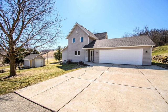 3265 Bergum Road, Mount Horeb, WI 53572