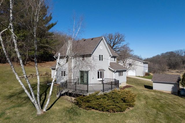 3265 Bergum Road, Mount Horeb, WI 53572