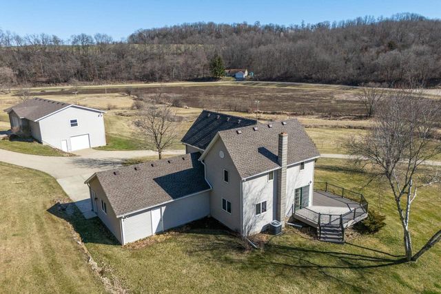 3265 Bergum Road, Mount Horeb, WI 53572