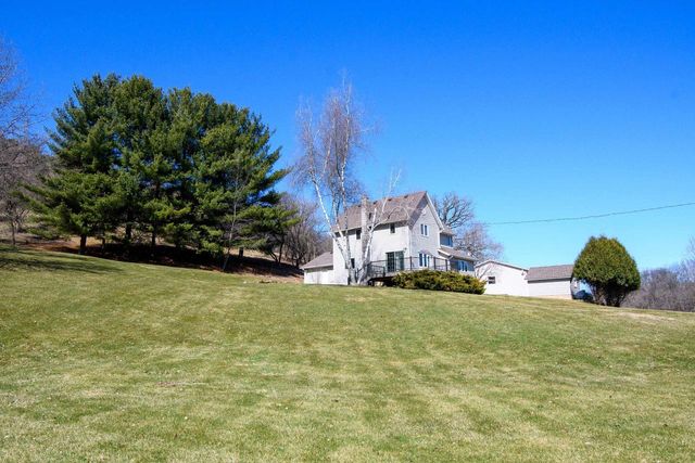 3265 Bergum Road, Mount Horeb, WI 53572