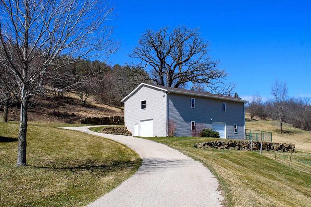3265 Bergum Road, Mount Horeb, WI 53572